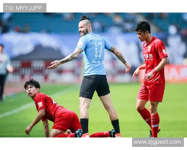 上港与大连激战正酣直播盛况尽在眼前精彩赛事不容错过